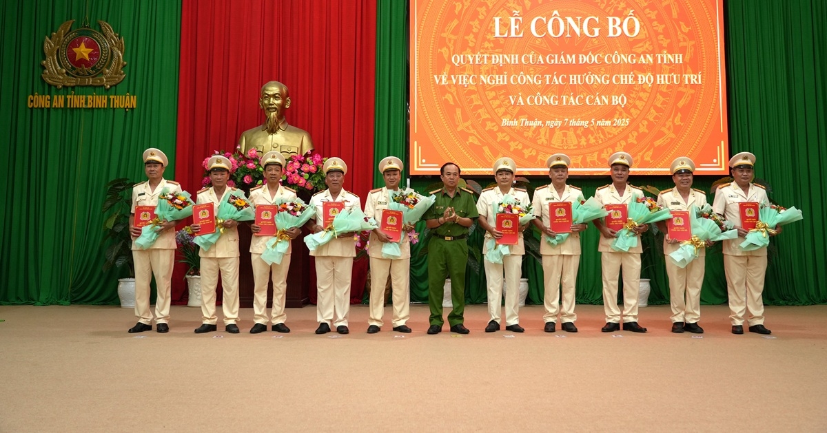 Hàng chục lãnh đạo, chỉ huy Công an tỉnh Bình Thuận xin nghỉ hưu trước tuổi